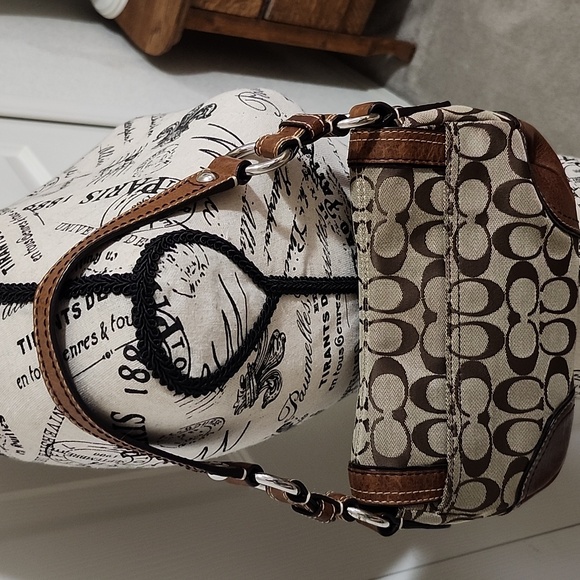 Authentic vintage Coach purse - Picture 2 of 12